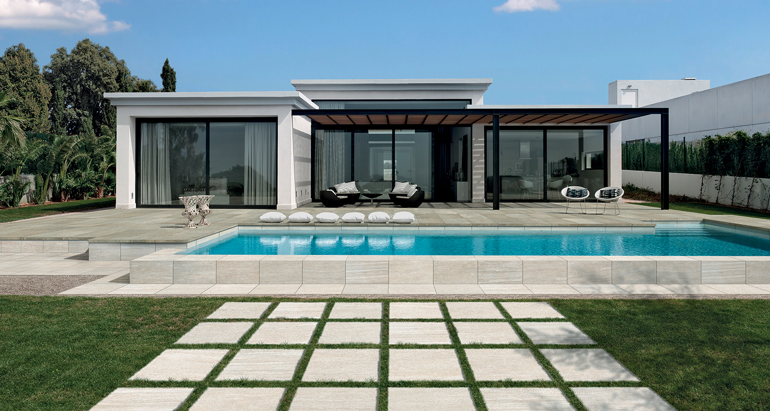 Feinsteinzeug für Pools: das perfekte Material für ein ganz besonderes Ambiente